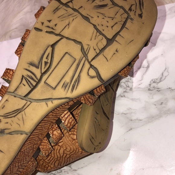 Hokus Pokus Size 7 1/2 gladiator style shoes - Picture 4 of 8